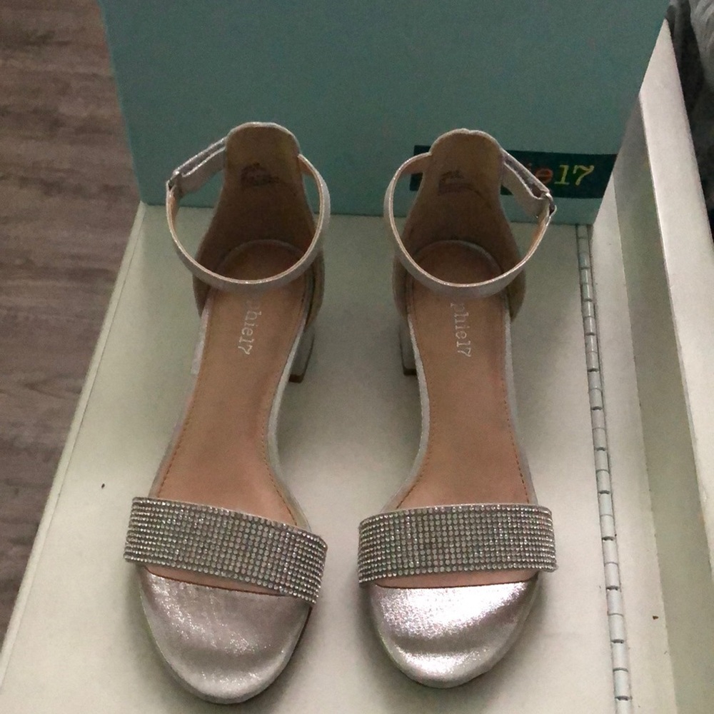 Sophie girl 17 sandals